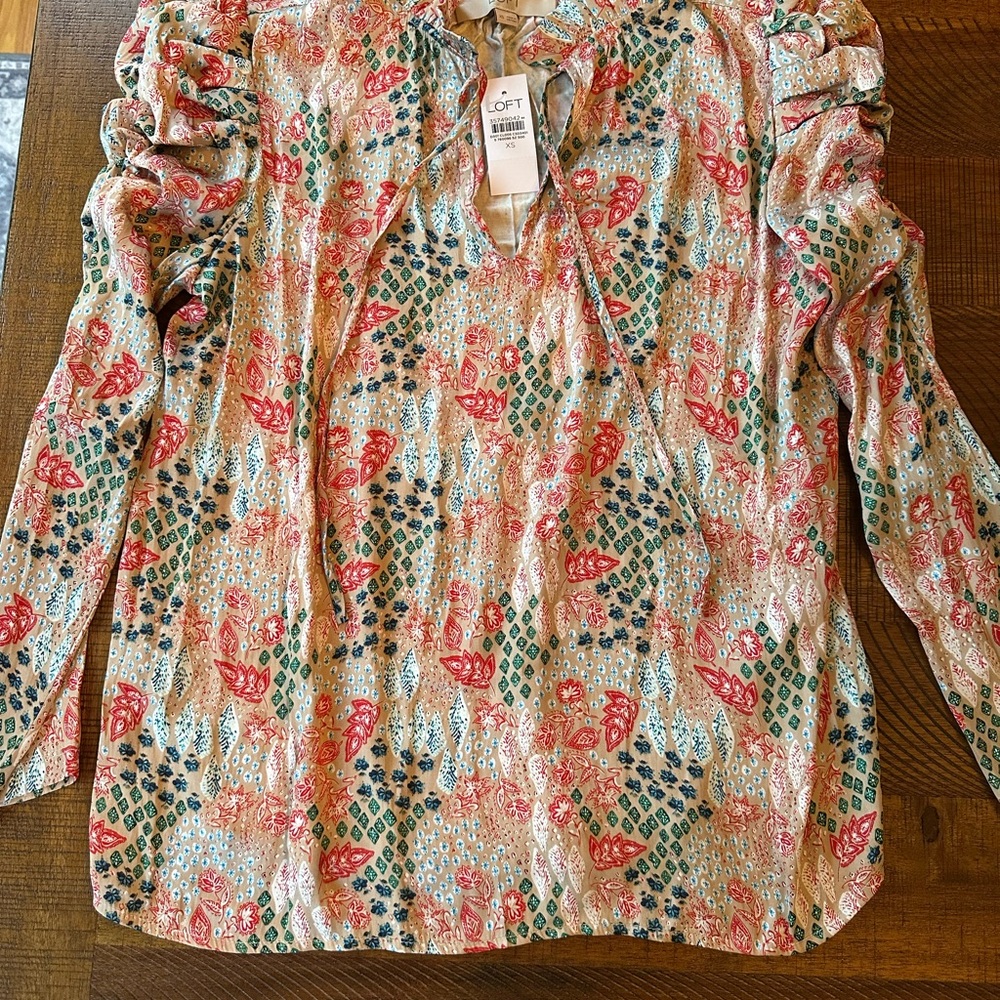 LOFT Women's Silky Pleated Shoulder Top